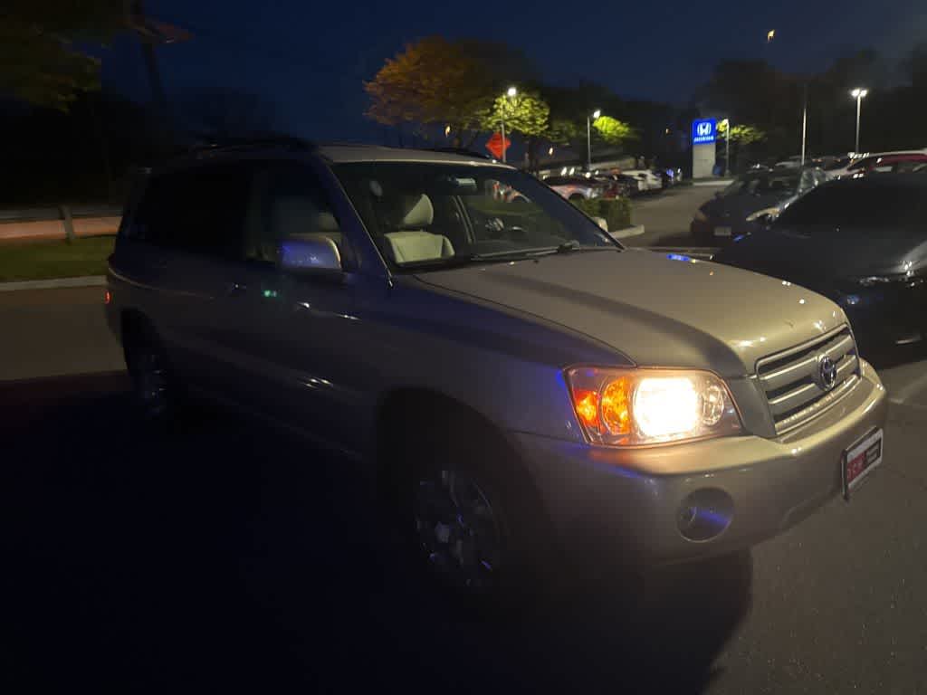 Thumbnail: 2004 Toyota Highlander - 9