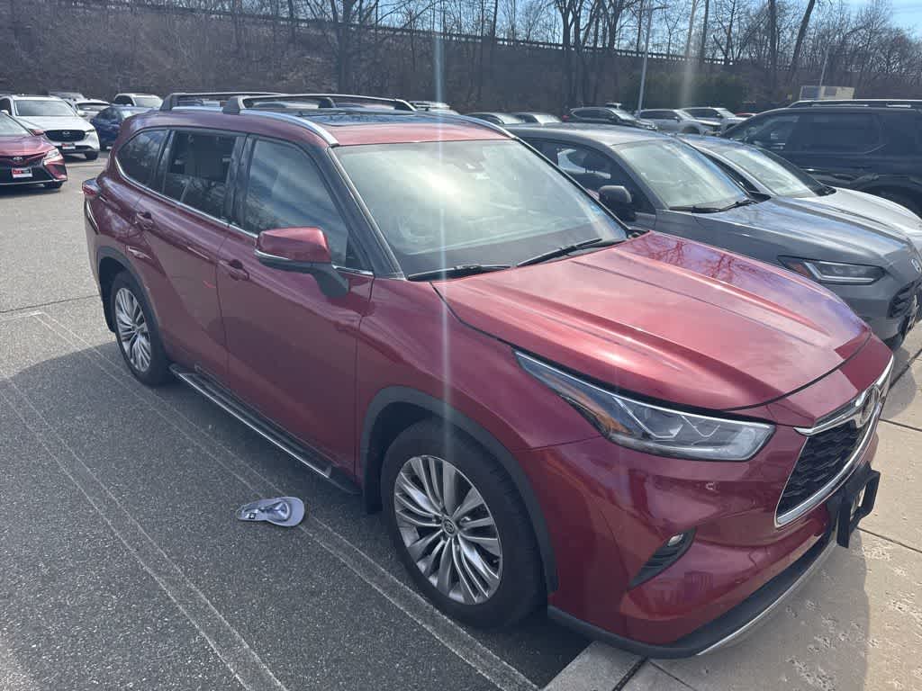 Thumbnail: 2021 Toyota Highlander - 7