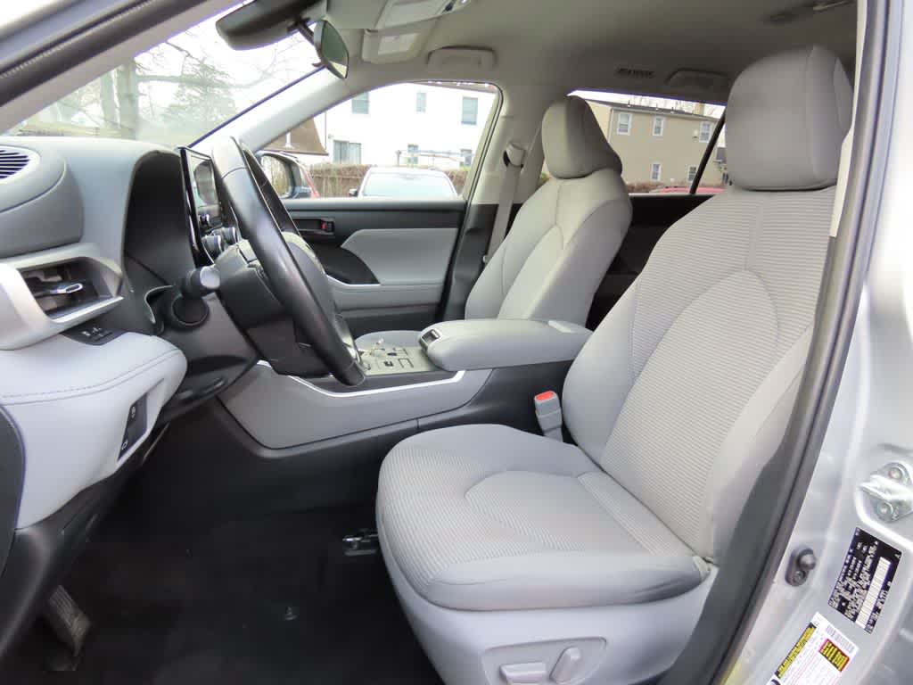 Thumbnail: 2023 Toyota Highlander - 12