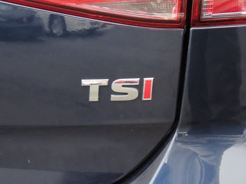 Thumbnail: 2016 Volkswagen Golf - 8