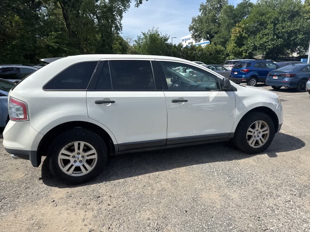 Thumbnail: 2010 Ford Edge - 11