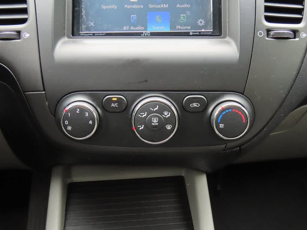 Thumbnail: 2016 Kia Forte - 20
