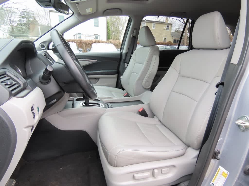 Thumbnail: 2019 Honda Pilot - 13