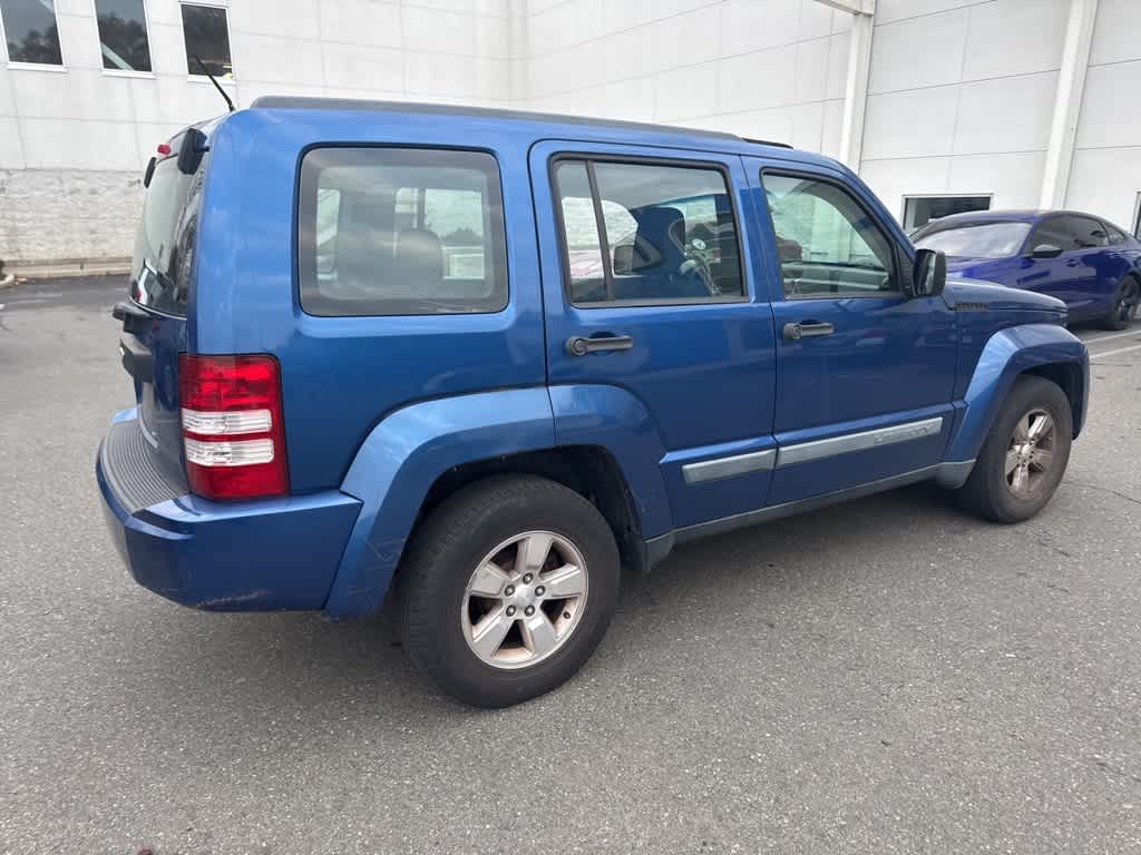 Thumbnail: 2009 Jeep Liberty - 12