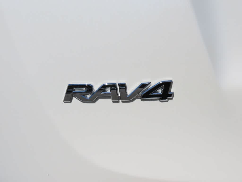 Thumbnail: 2015 Toyota RAV4 - 7