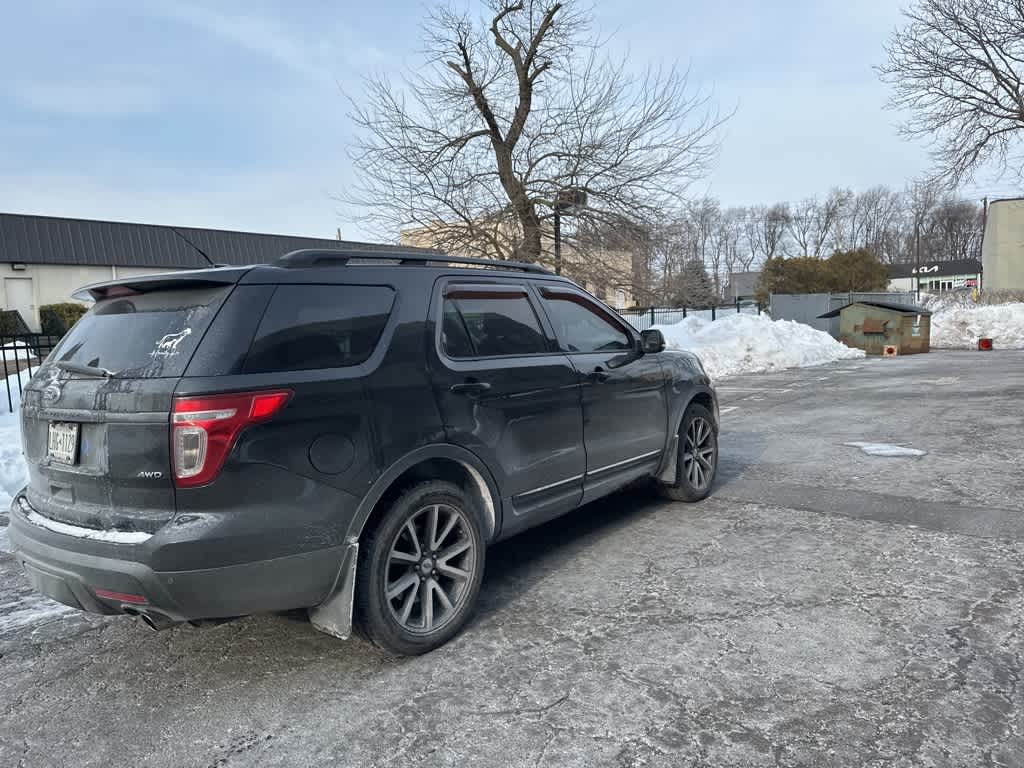 Thumbnail: 2015 Ford Explorer - 18