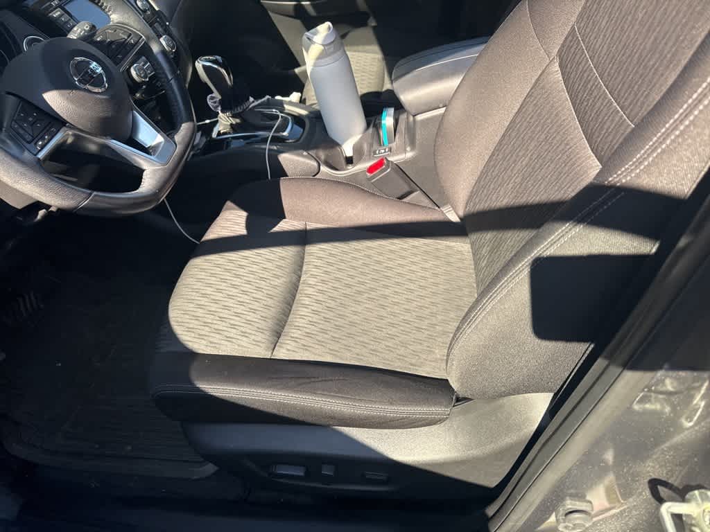 Thumbnail: 2019 Nissan Rogue - 12