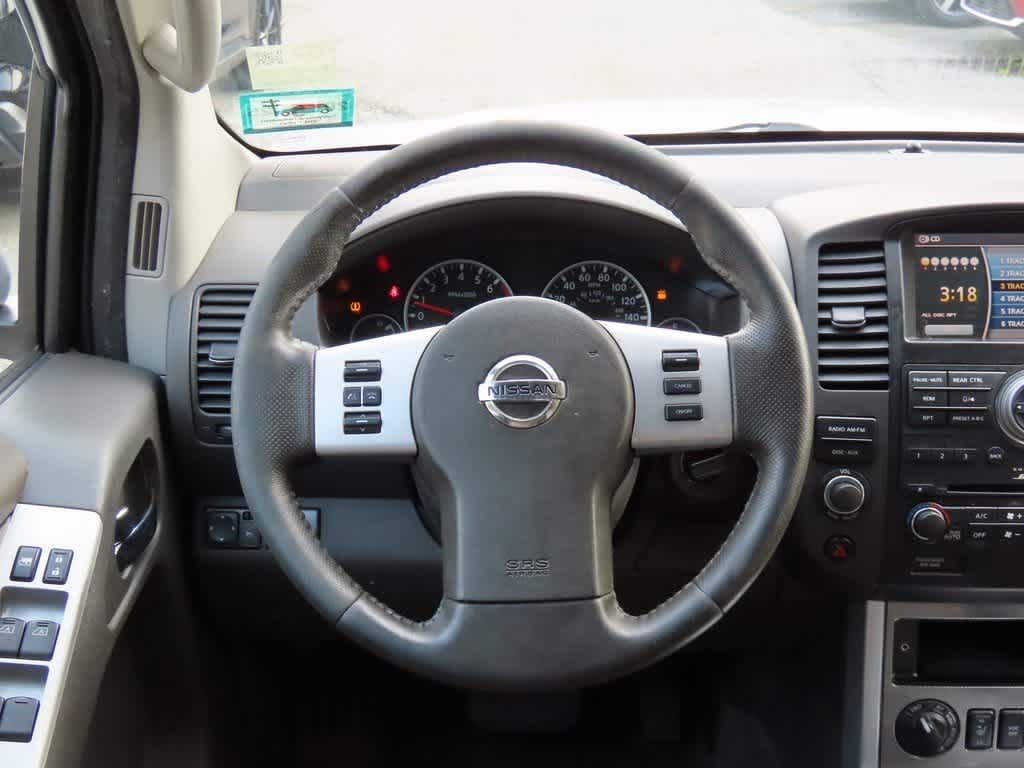 Thumbnail: 2011 Nissan Pathfinder - 20