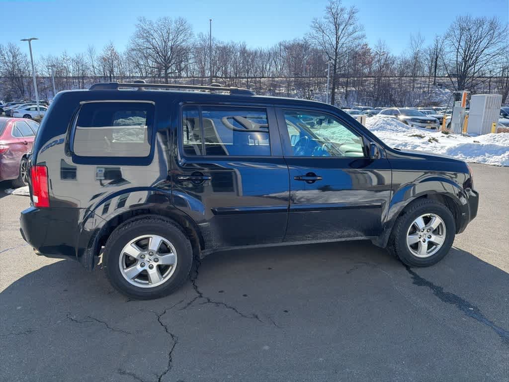 Thumbnail: 2011 Honda Pilot - 16