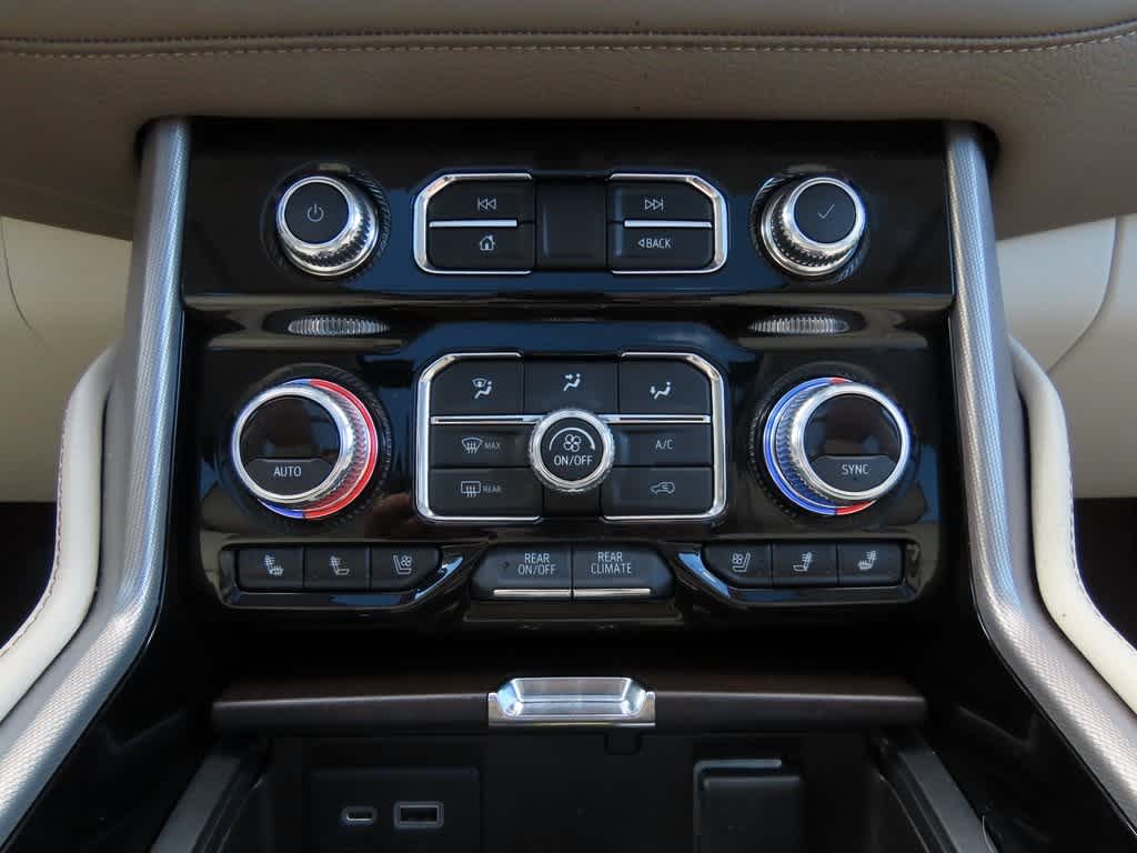 Thumbnail: 2022 GMC Yukon XL - 24