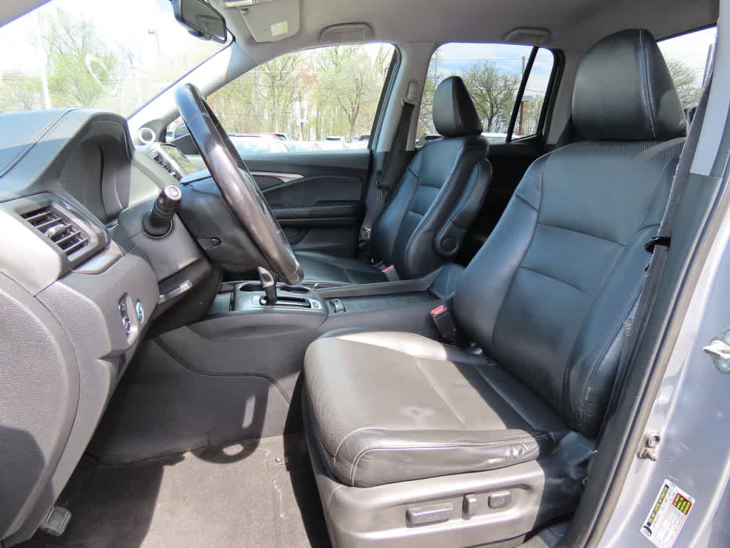 Thumbnail: 2017 Honda Ridgeline - 14