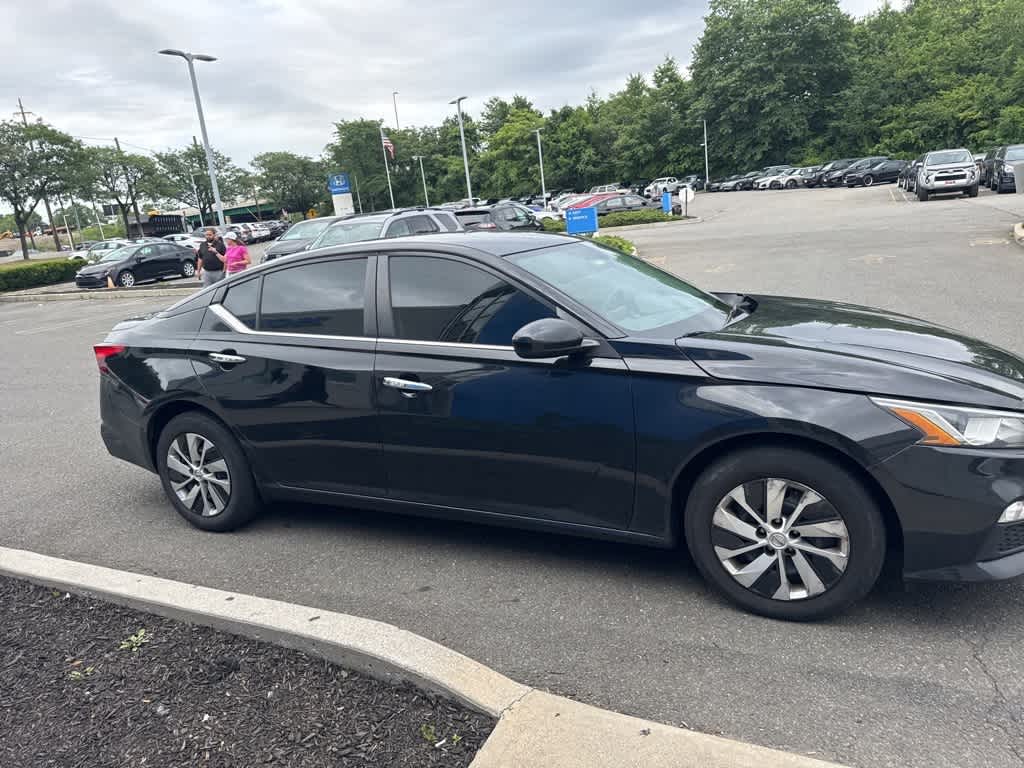 Thumbnail: 2020 Nissan Altima - 18