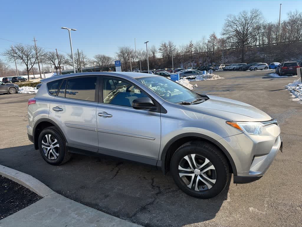 Thumbnail: 2018 Toyota RAV4 - 20