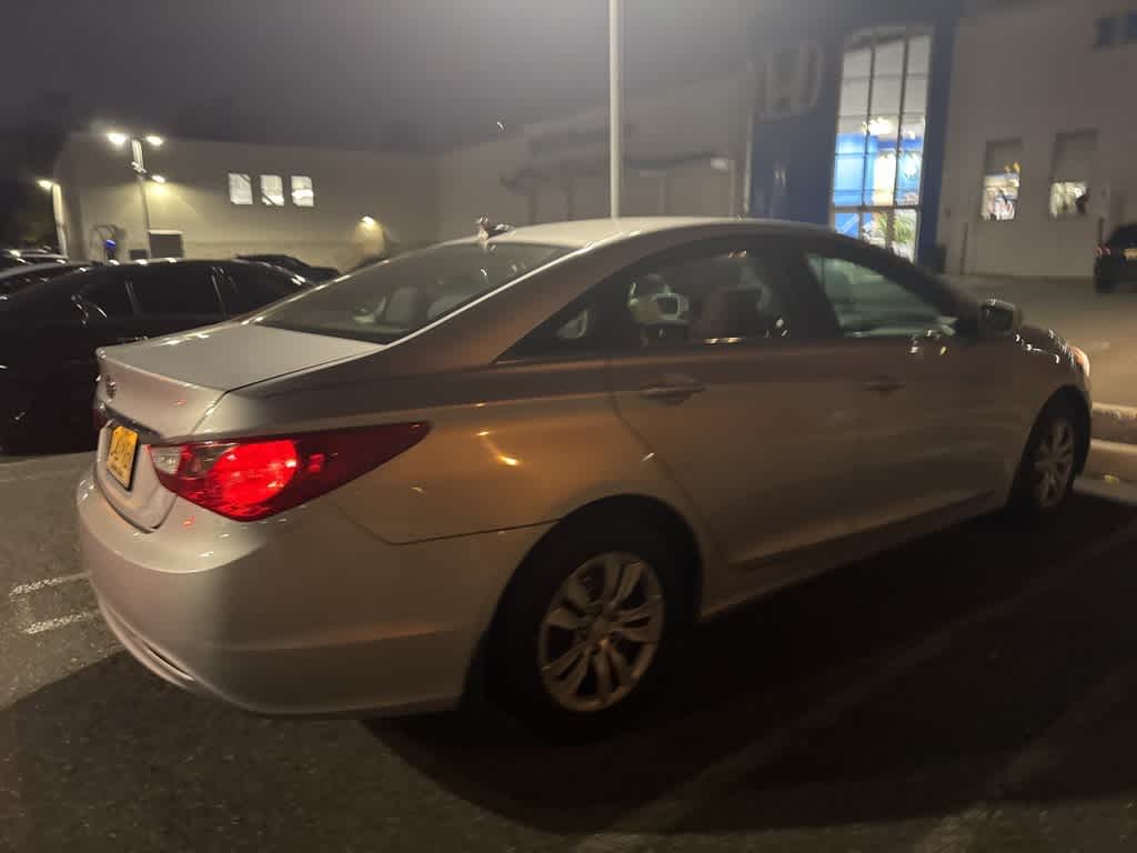 Thumbnail: 2012 Hyundai Sonata - 7