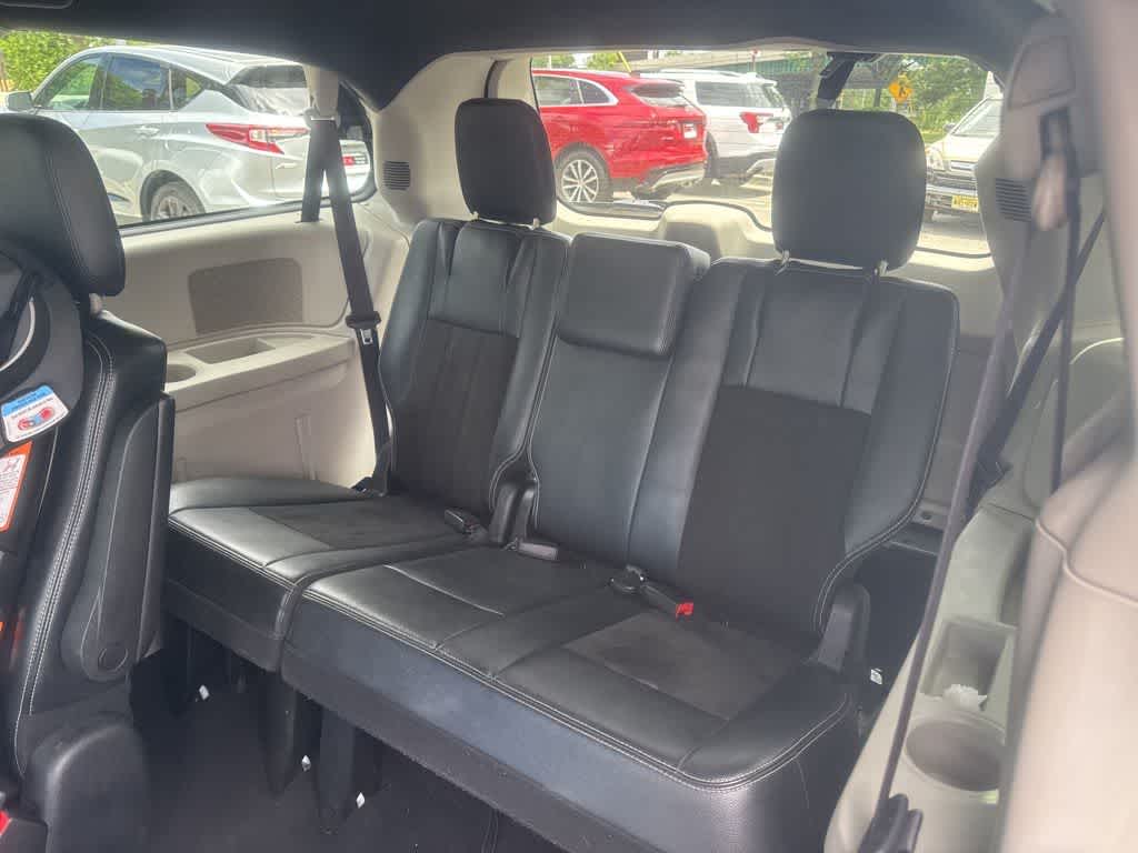 Thumbnail: 2019 Dodge Grand Caravan - 6