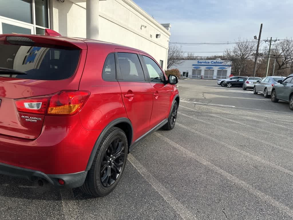 Thumbnail: 2017 Mitsubishi Outlander Sport - 17