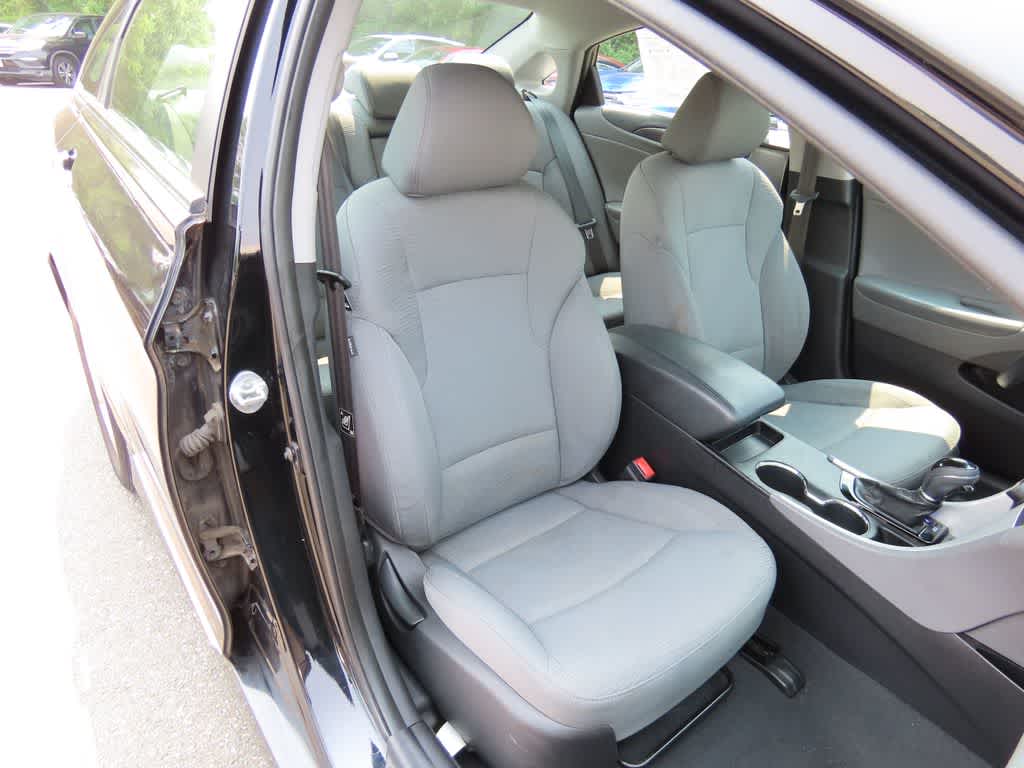 Thumbnail: 2011 Hyundai Sonata - 16