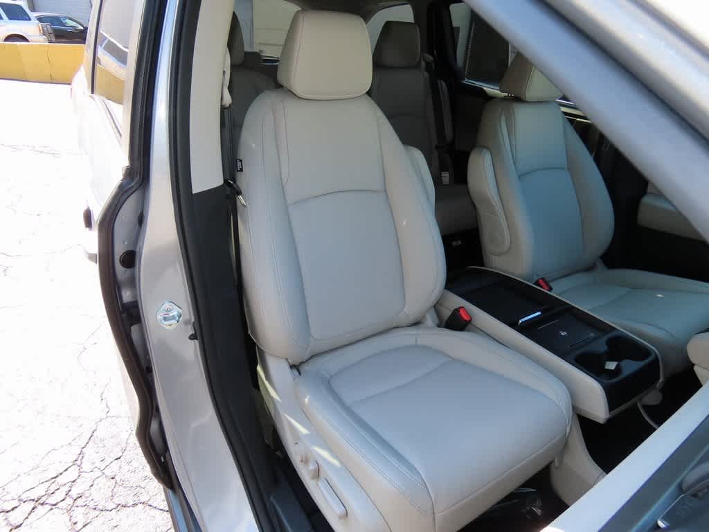 Thumbnail: 2026 Honda Odyssey - 17
