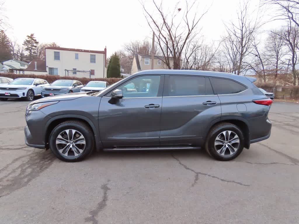 Thumbnail: 2020 Toyota Highlander - 3