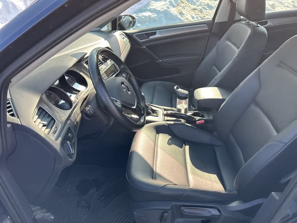 Thumbnail: 2016 Volkswagen Golf - 29