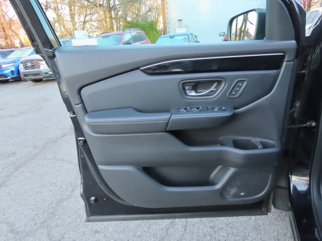 Thumbnail: 2023 Honda Pilot - 17