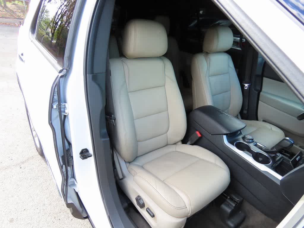 Thumbnail: 2015 Ford Explorer - 18