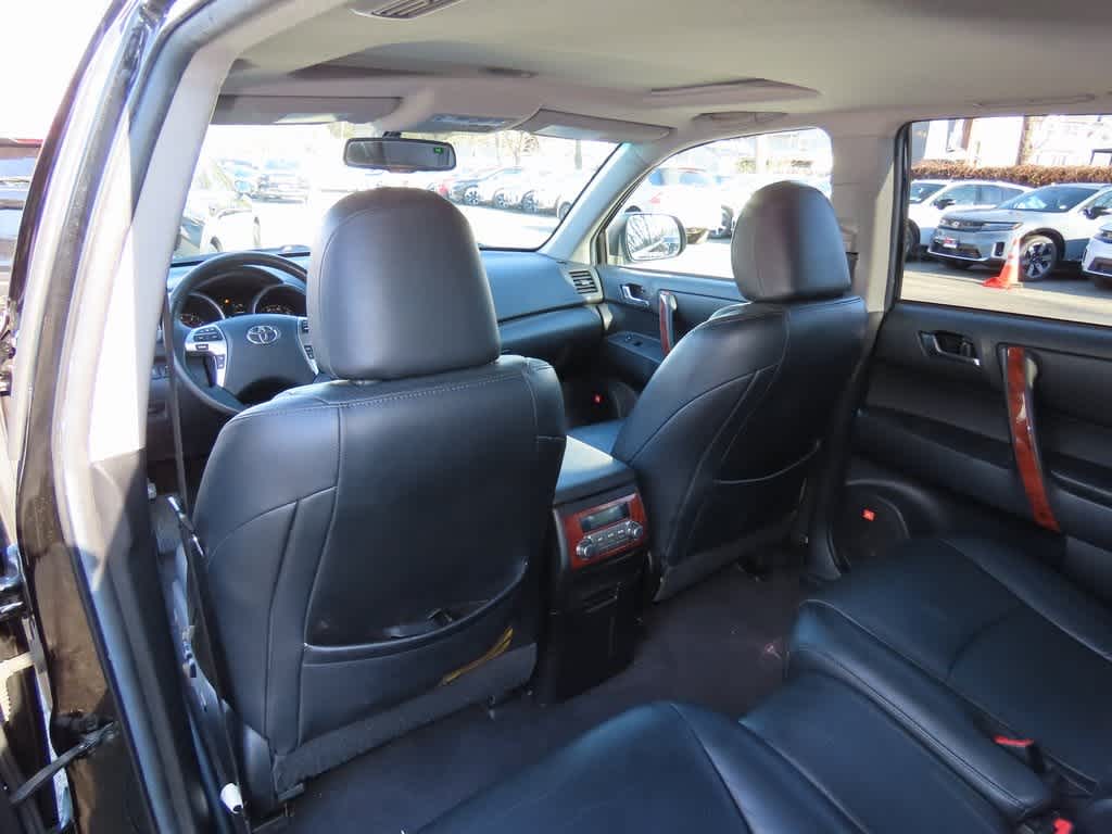 Thumbnail: 2011 Toyota Highlander - 26