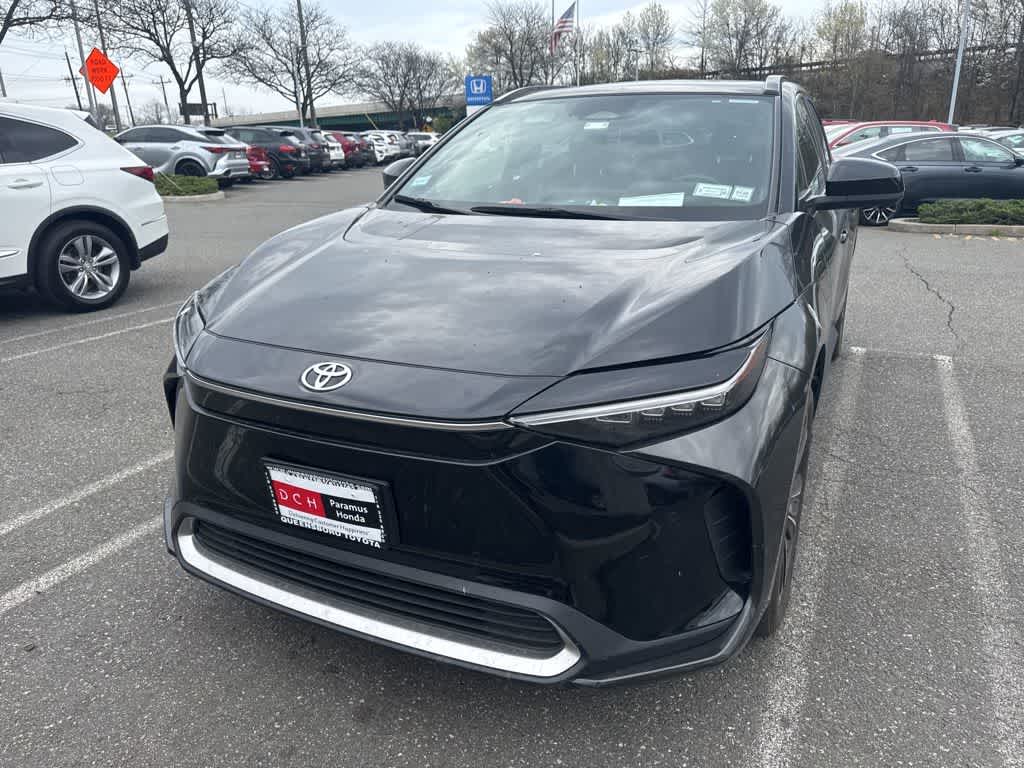 Thumbnail: 2023 Toyota bZ4X - 6