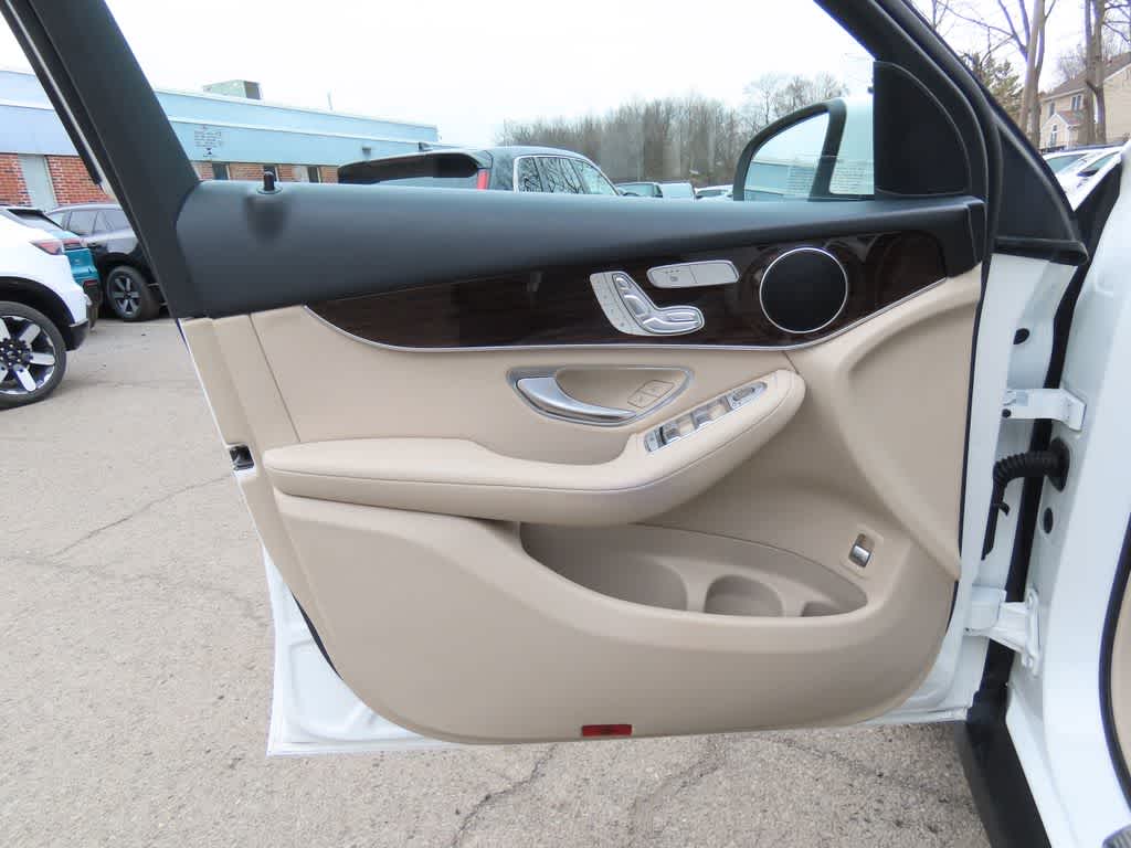 Thumbnail: 2021 Mercedes-Benz GLC - 16