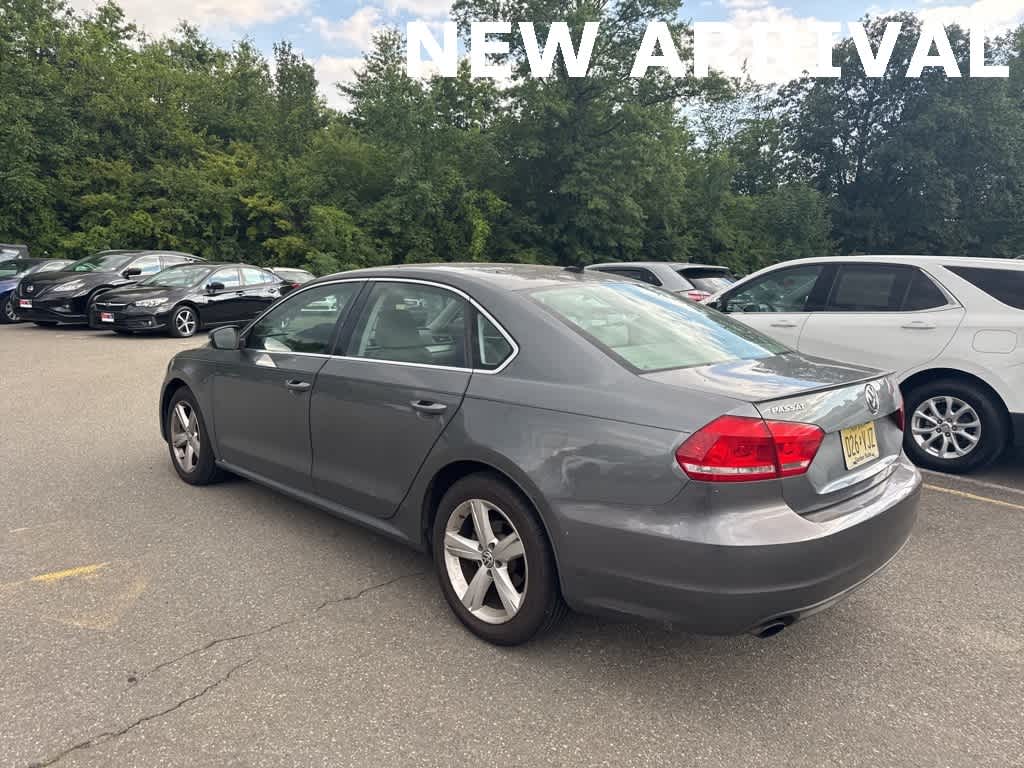 Thumbnail: 2014 Volkswagen Passat - 11