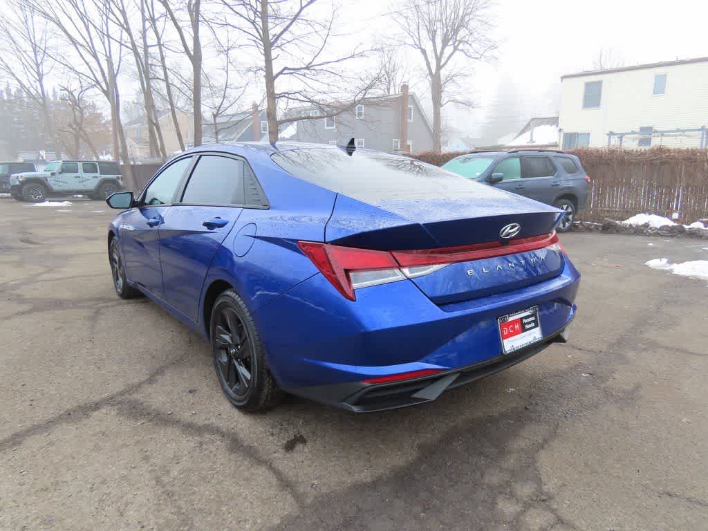 Thumbnail: 2022 Hyundai Elantra - 4