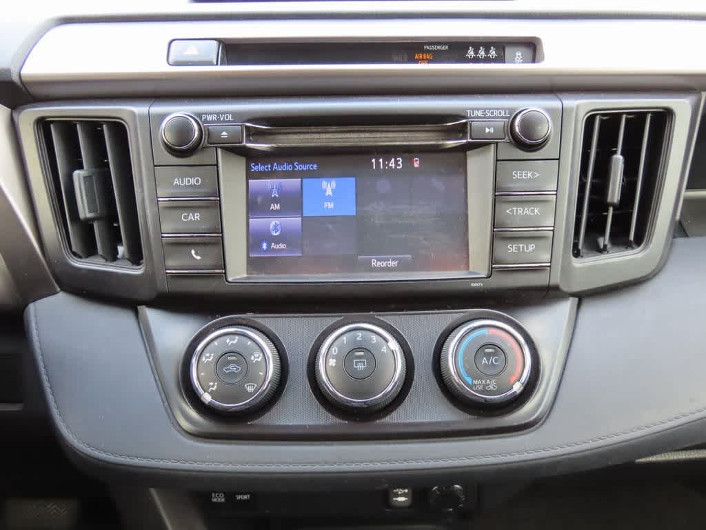 Thumbnail: 2018 Toyota RAV4 - 21