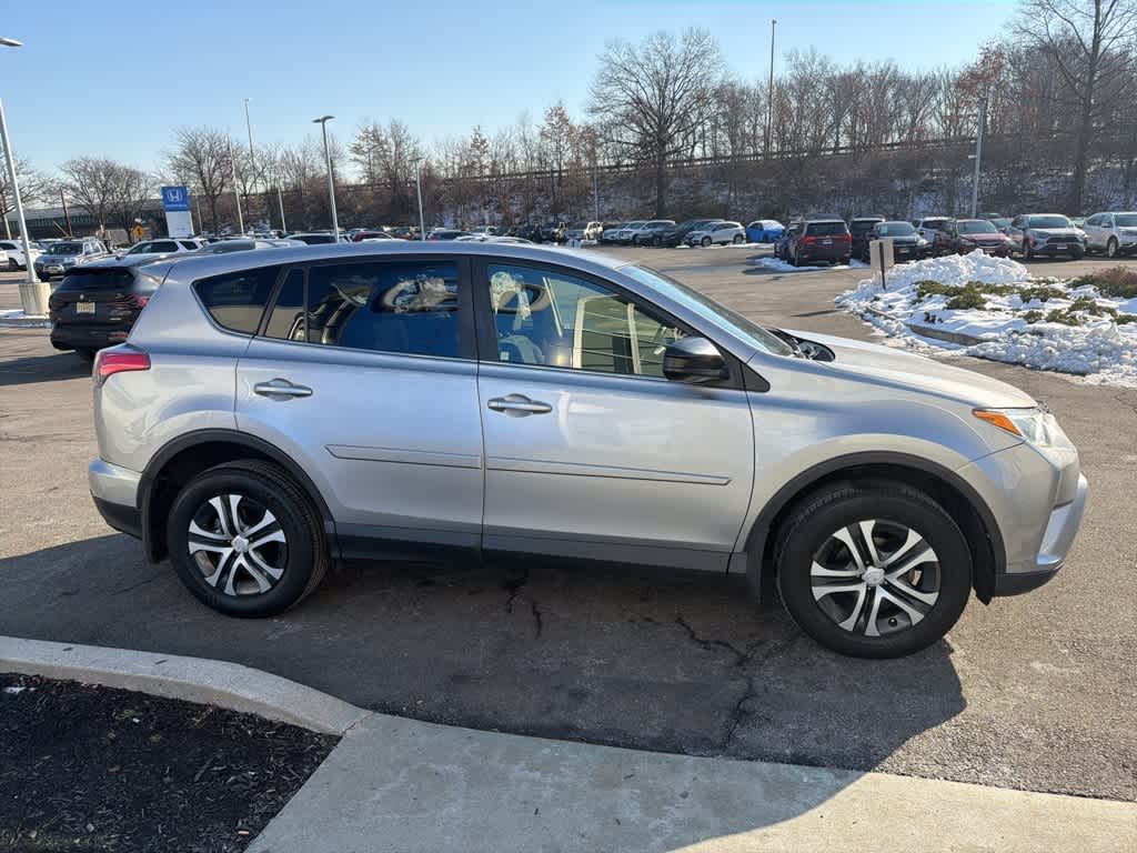 Thumbnail: 2018 Toyota RAV4 - 18