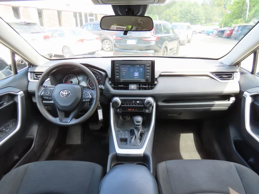 Thumbnail: 2020 Toyota RAV4 - 17