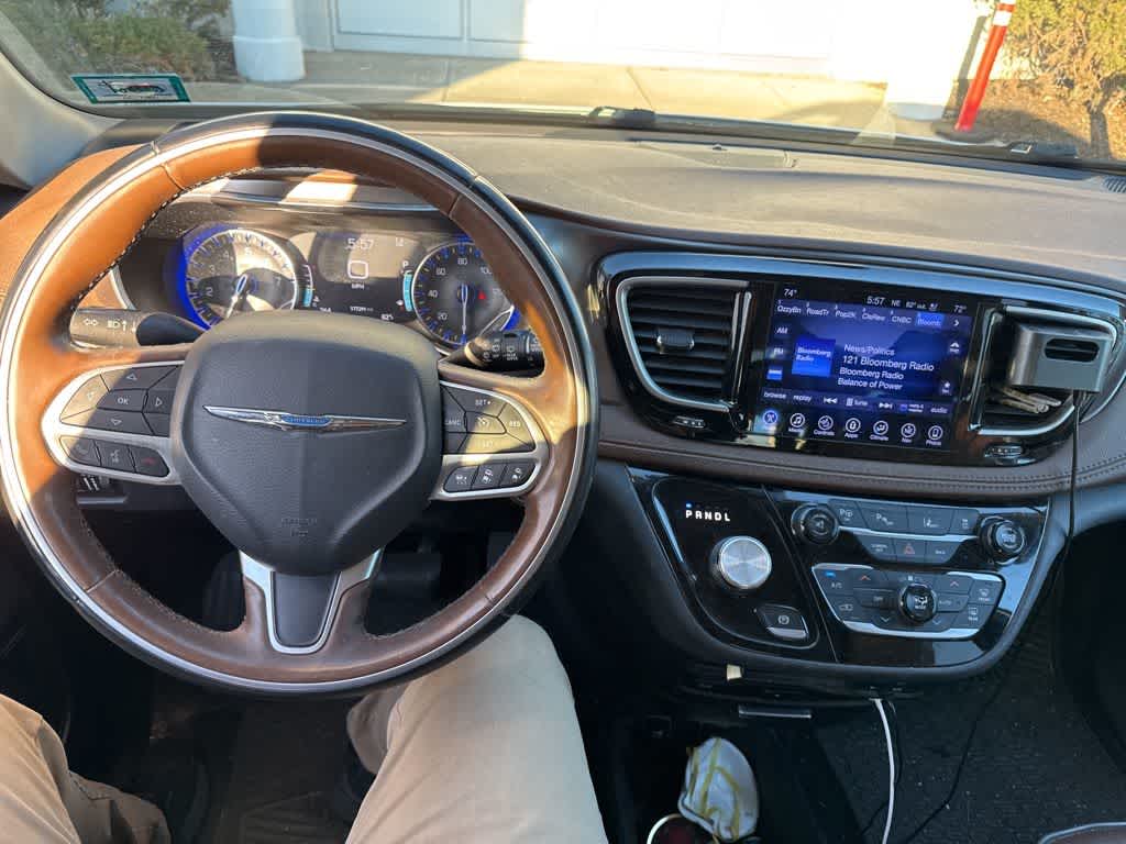 Thumbnail: 2017 Chrysler Pacifica - 18