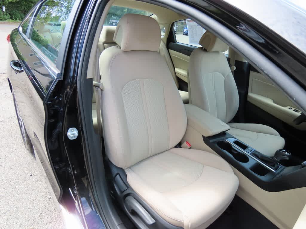 Thumbnail: 2015 Hyundai Sonata - 16