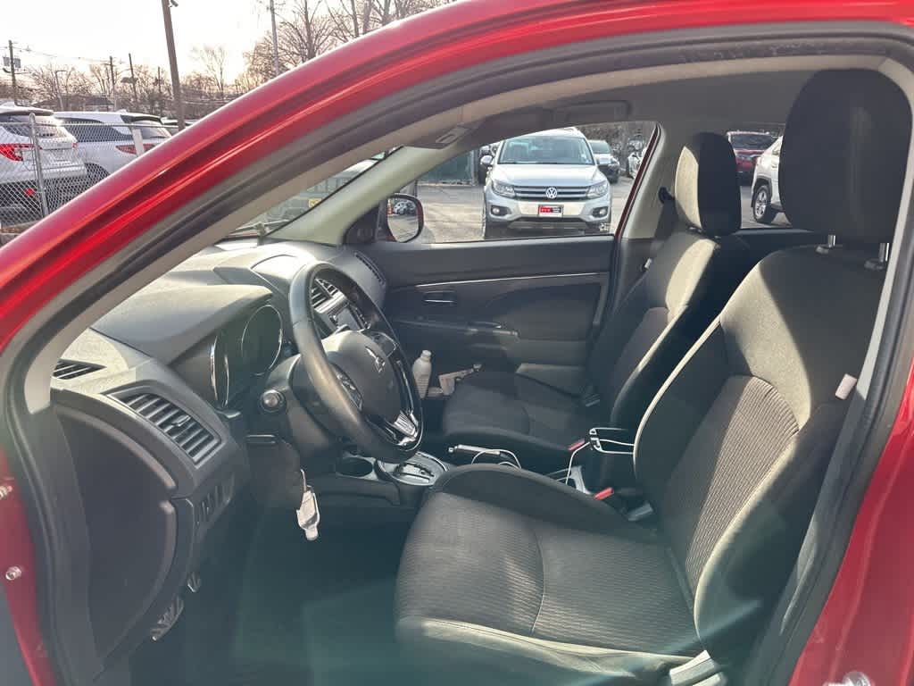 Thumbnail: 2017 Mitsubishi Outlander Sport - 5