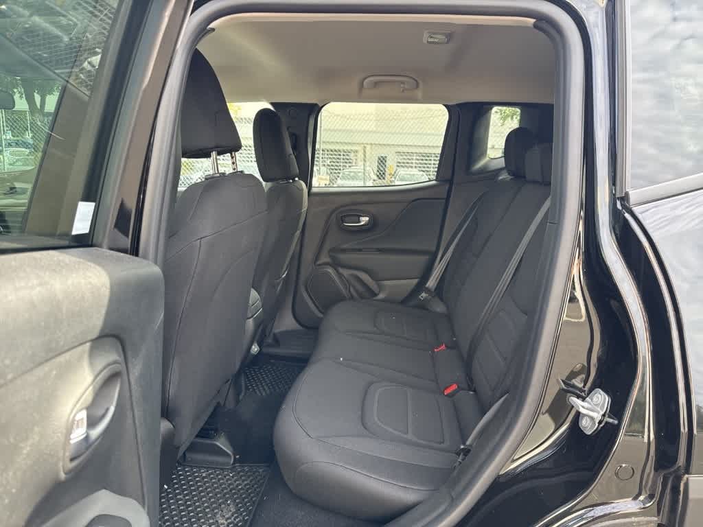 Thumbnail: 2022 Jeep Renegade - 10