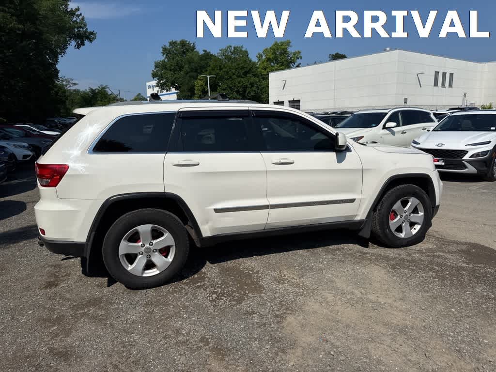 Thumbnail: 2011 Jeep Grand Cherokee - 12