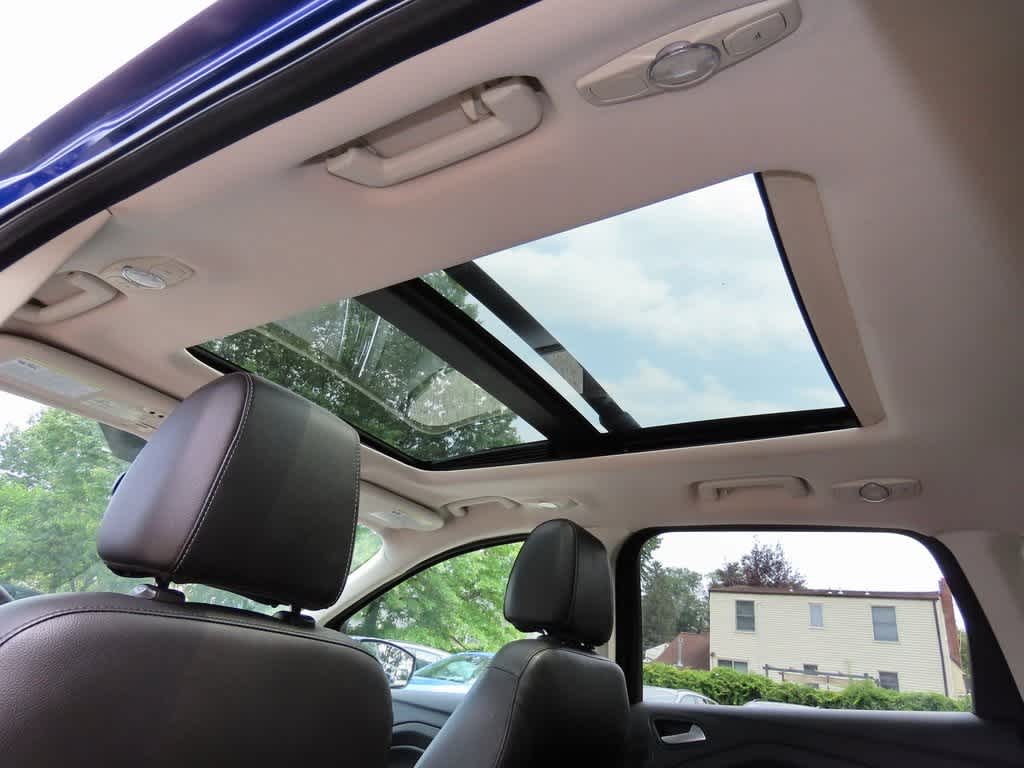 Thumbnail: 2013 Ford Escape - 17