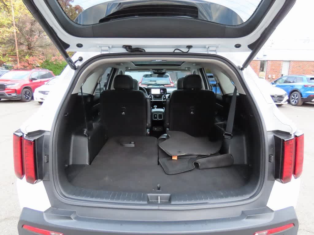 Thumbnail: 2022 Kia Sorento - 12