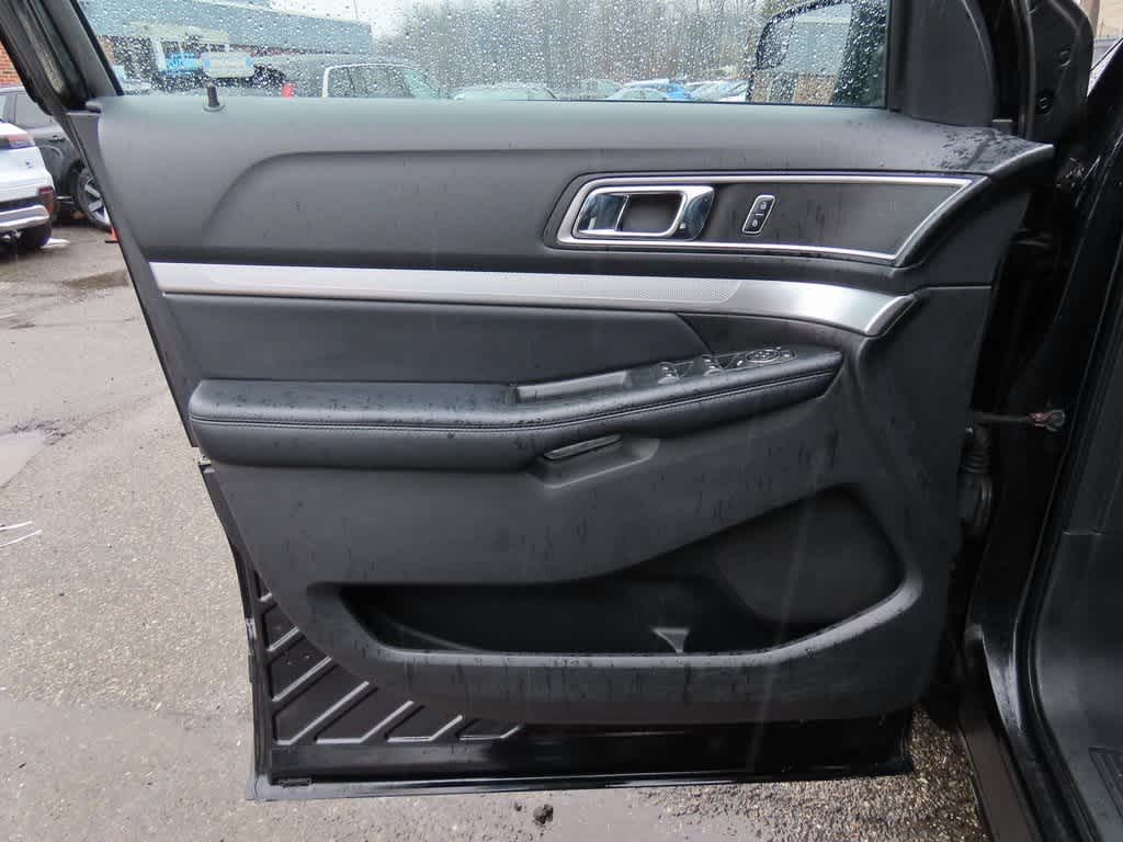 Thumbnail: 2017 Ford Explorer - 16