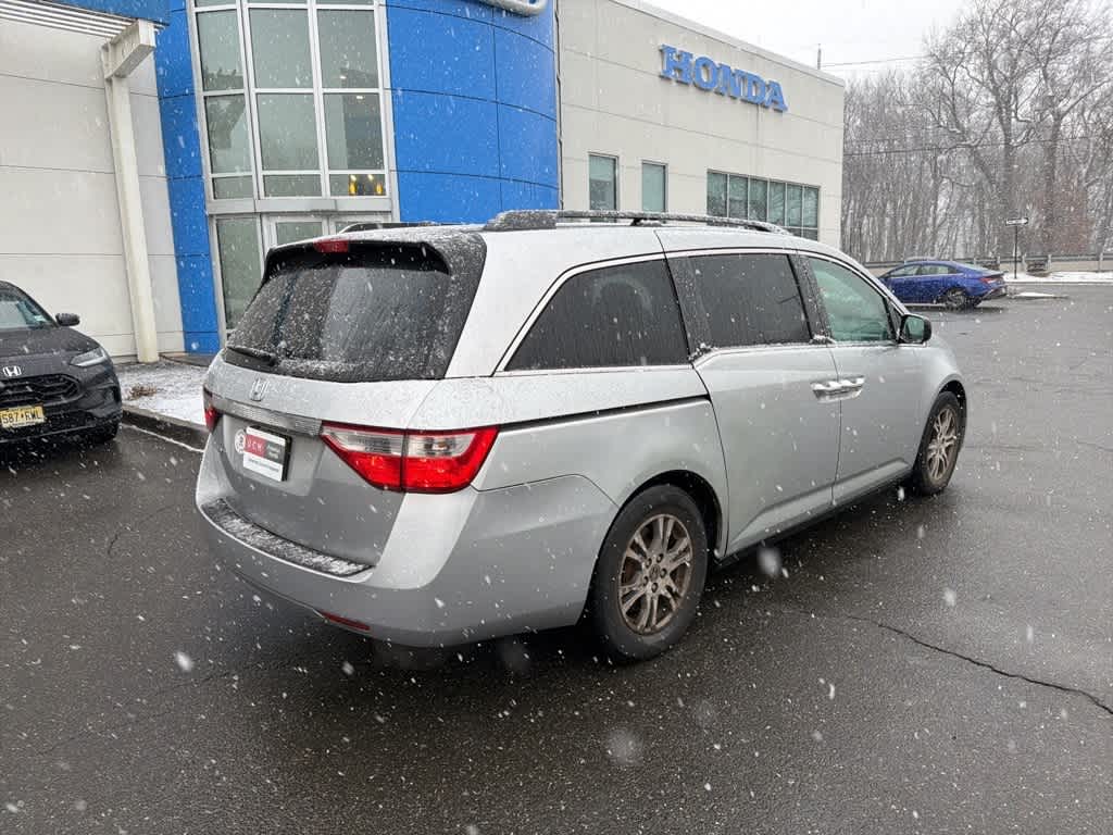 Thumbnail: 2011 Honda Odyssey - 16