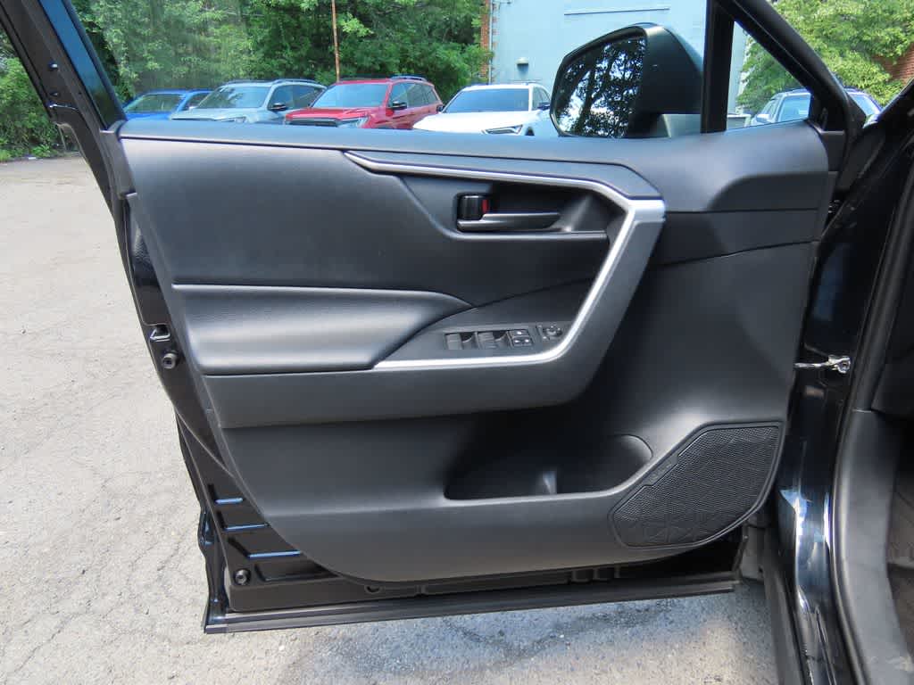 Thumbnail: 2019 Toyota RAV4 - 14
