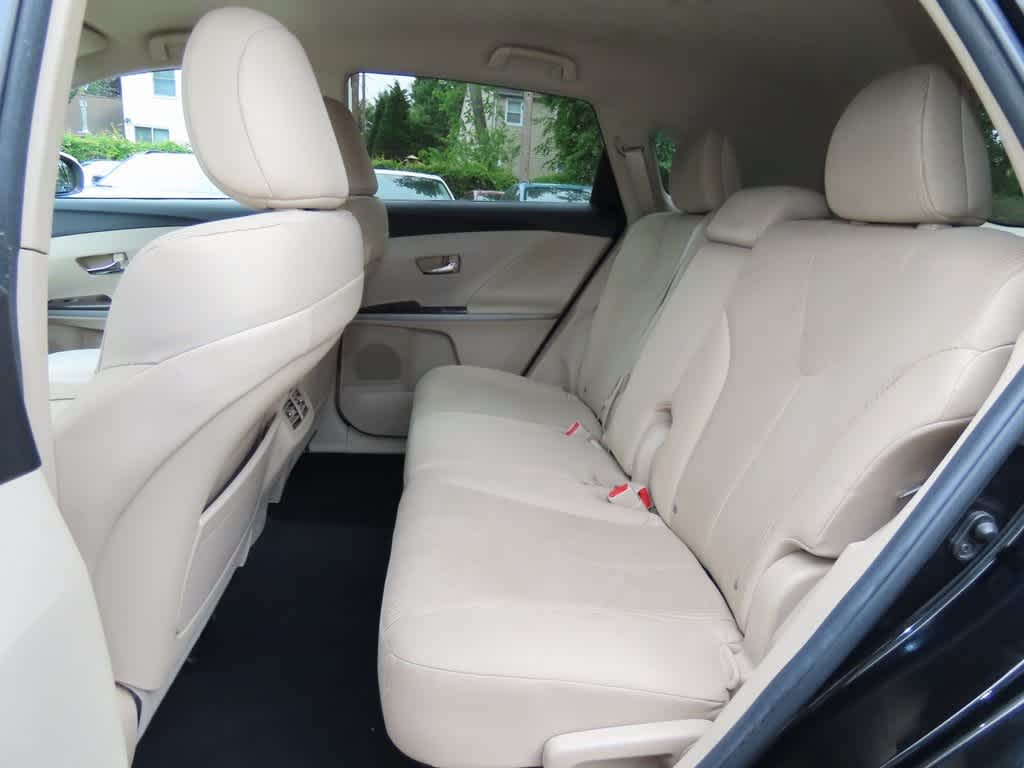 Thumbnail: 2010 Toyota Venza - 13