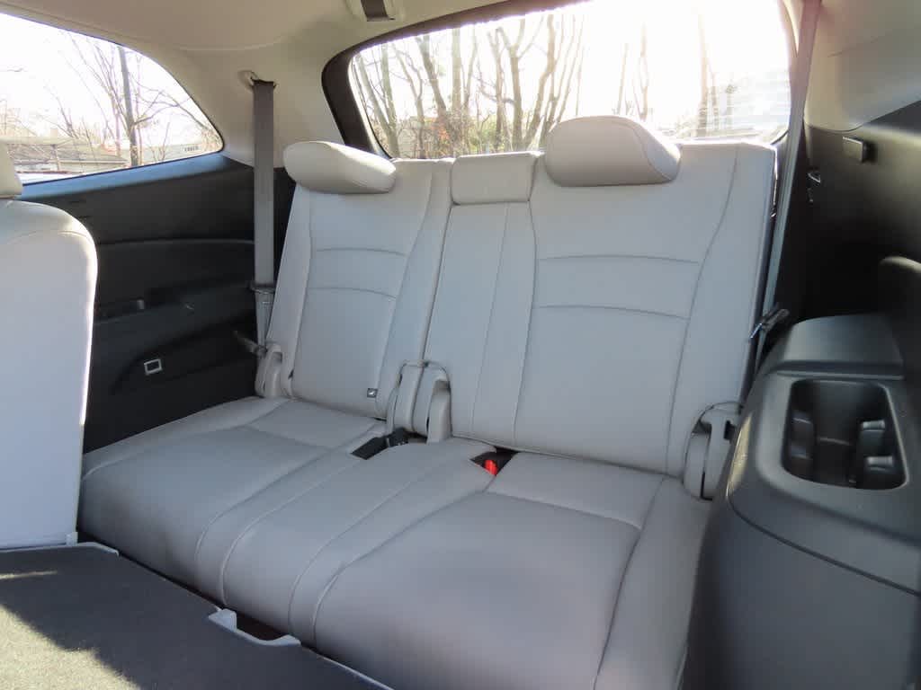 Thumbnail: 2018 Honda Pilot - 16