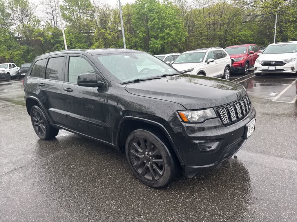 Thumbnail: 2017 Jeep Grand Cherokee - 4