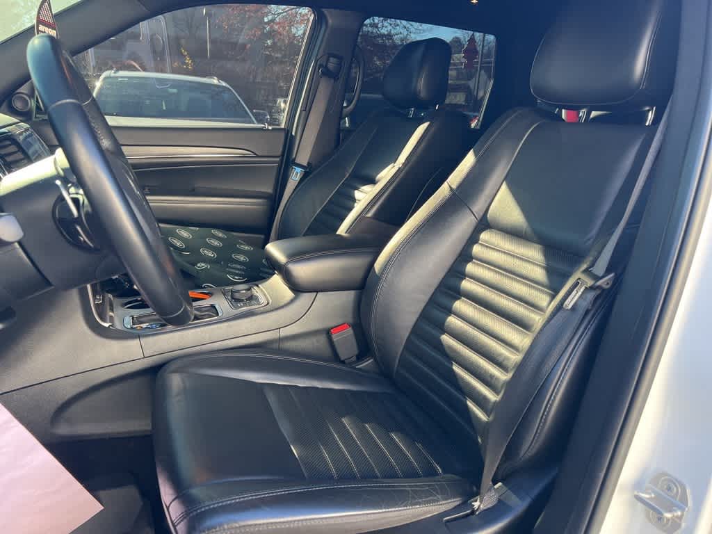 Thumbnail: 2020 Jeep Grand Cherokee - 14