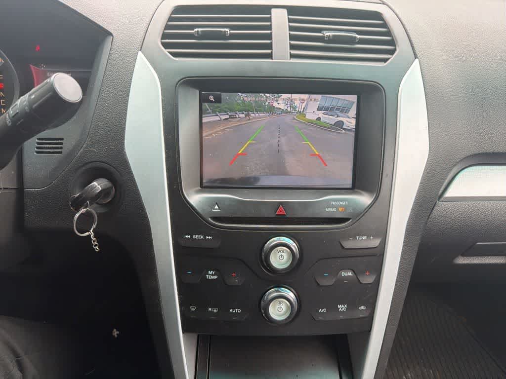 Thumbnail: 2015 Ford Explorer - 18