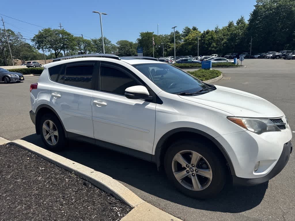 Thumbnail: 2015 Toyota RAV4 - 11